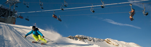 Skifahren auf dem Moelltaler Gletscher