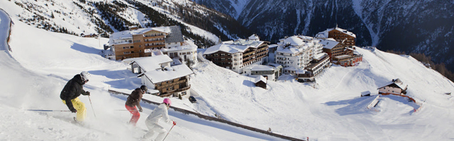 Skifahren auf den Ötztaler Gletschern in Hochsölden